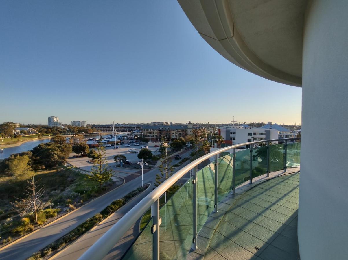 A 406 Fantastic Ocean Beach And Marina View Apt - Mandurah Kültér fotó